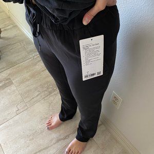 Lulu Lemon --- On the Fly Pant 33"